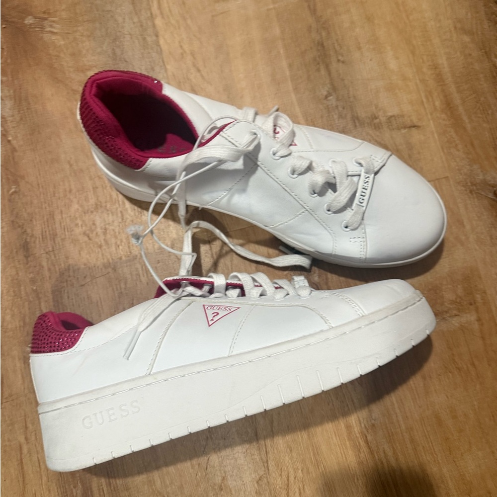 GUESS White Sneakers with Pink Lining and Trim